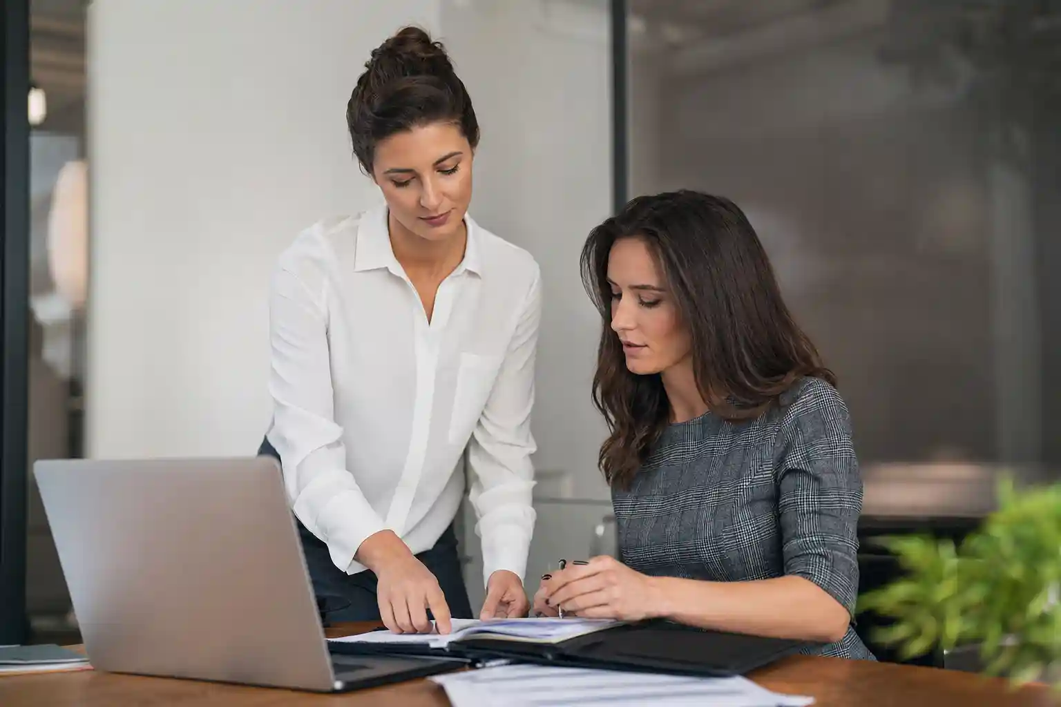 Como contratar um assistente pessoal: guia completo