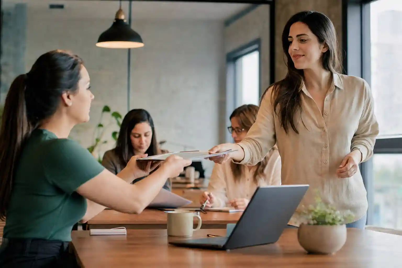 Como reduzir o estresse no trabalho delegando